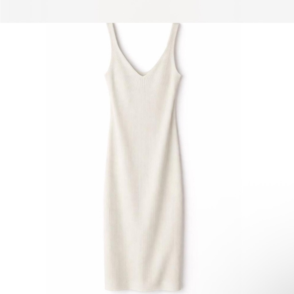 Elegant White Sleeveless Dress